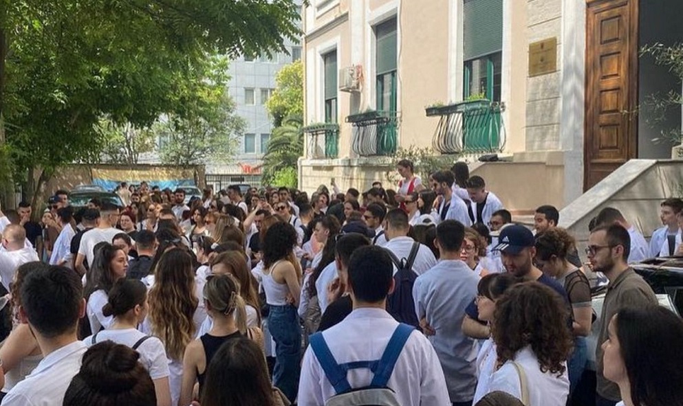 Projektligji per mjekesine, Studentet: Do e cojme ne Kushtetuese